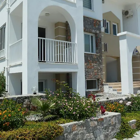 E1 Royal Links Apartment *